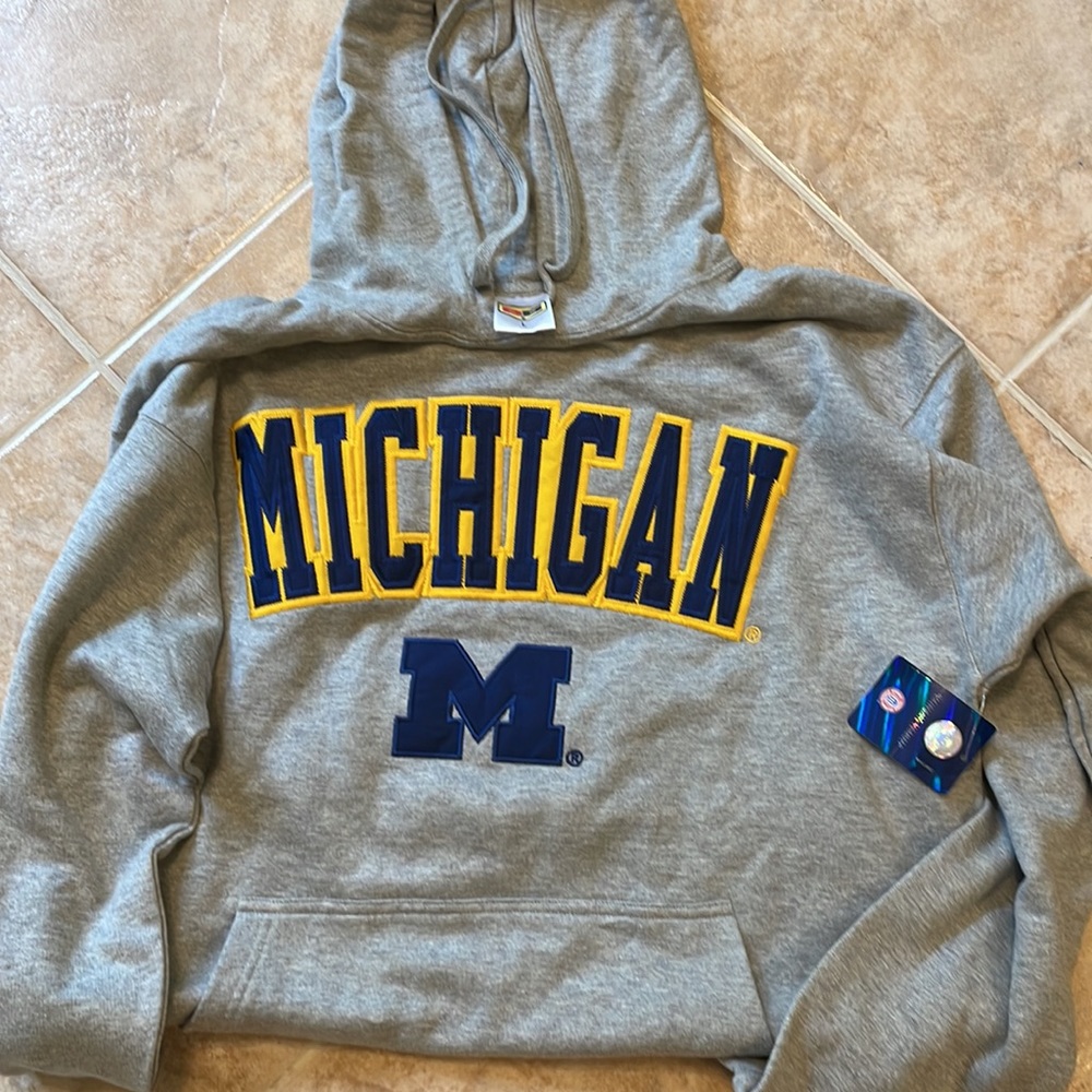 Officially licensed collegiate sweatshirt Michigan Wolverines - Picture 3 of 5